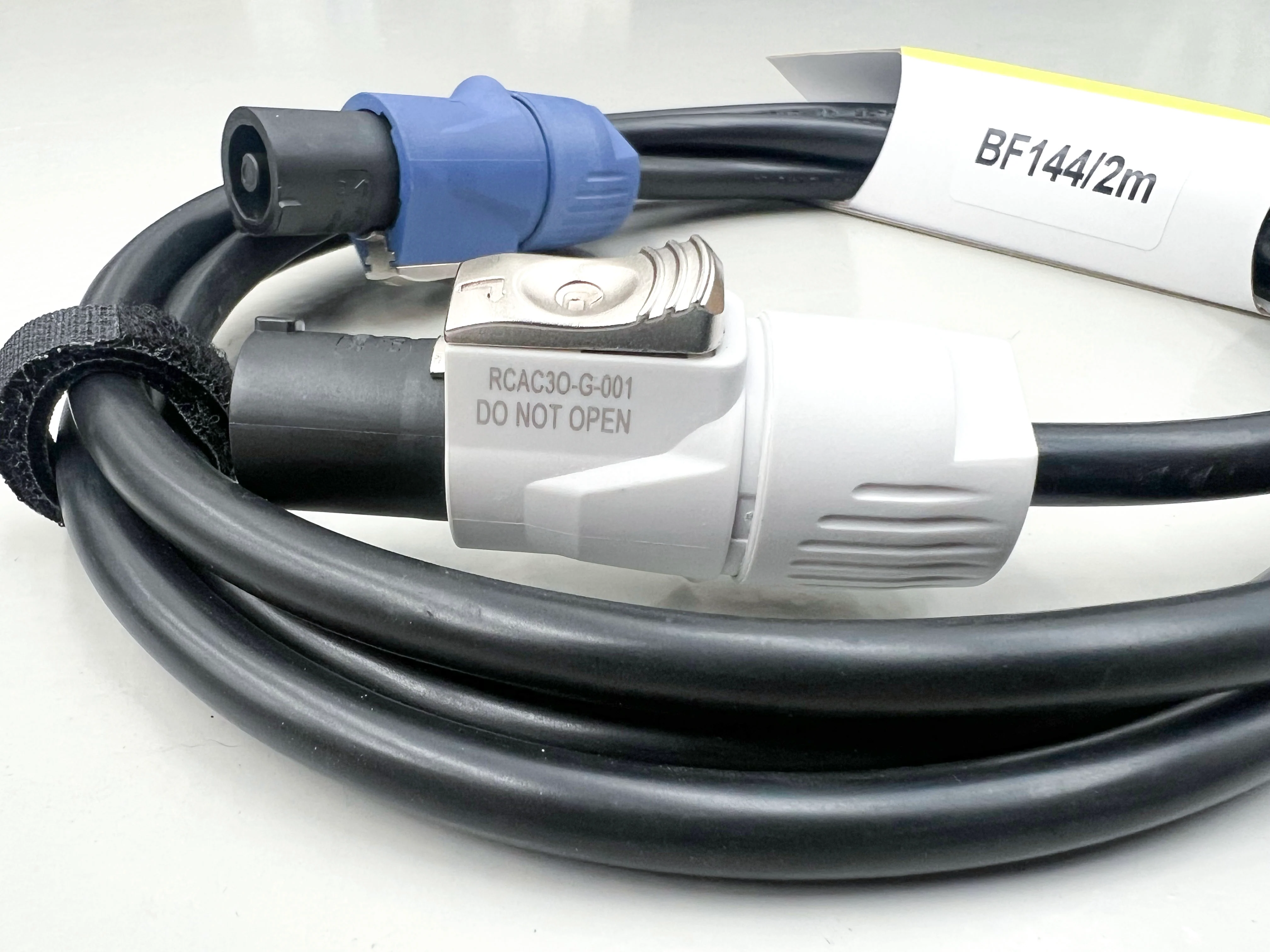 2m PowerCON REAN [blue] to PowerCON  [grey] Link Cable. 0.5 x 3-core cable - Image 7