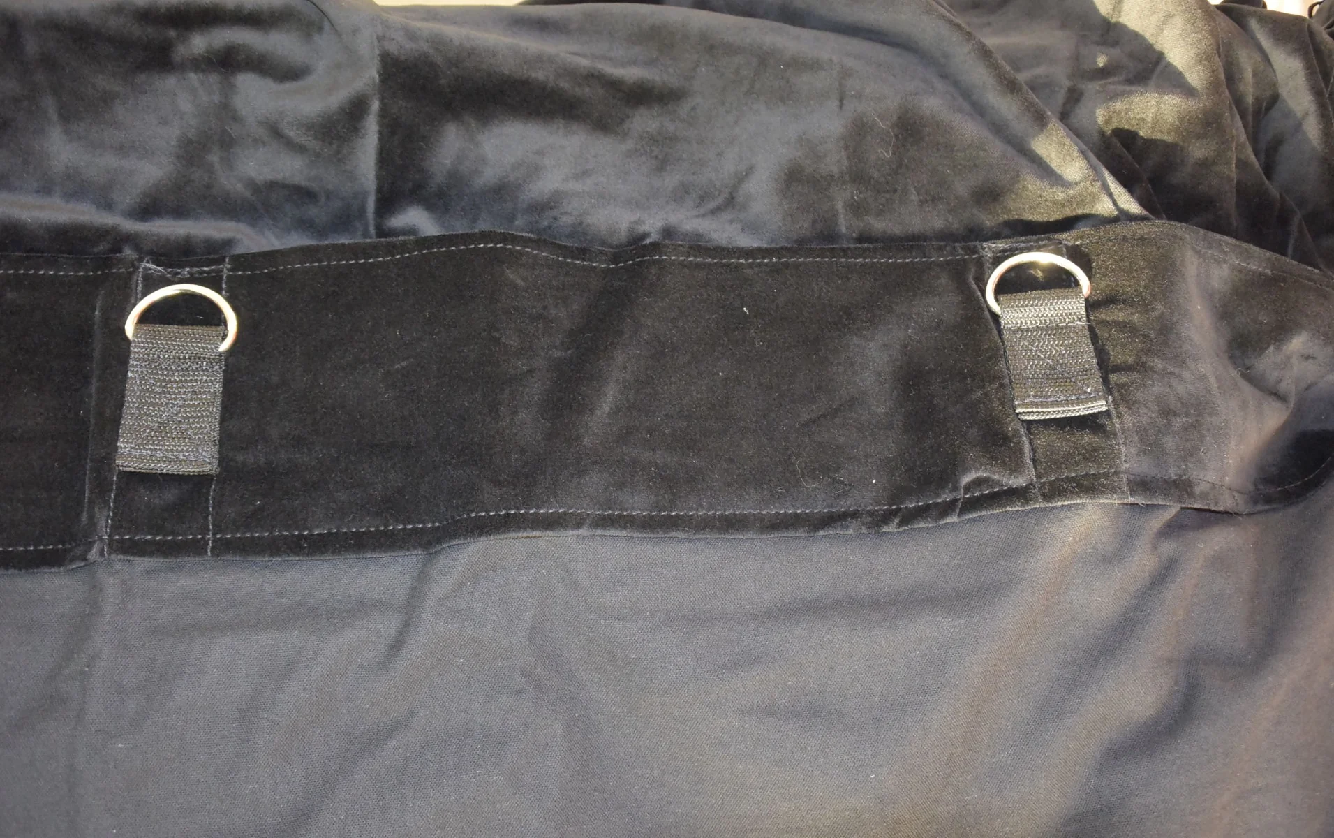 3m x 3m black cotton velvet drape 365gsm Fire Retardant - Image 7