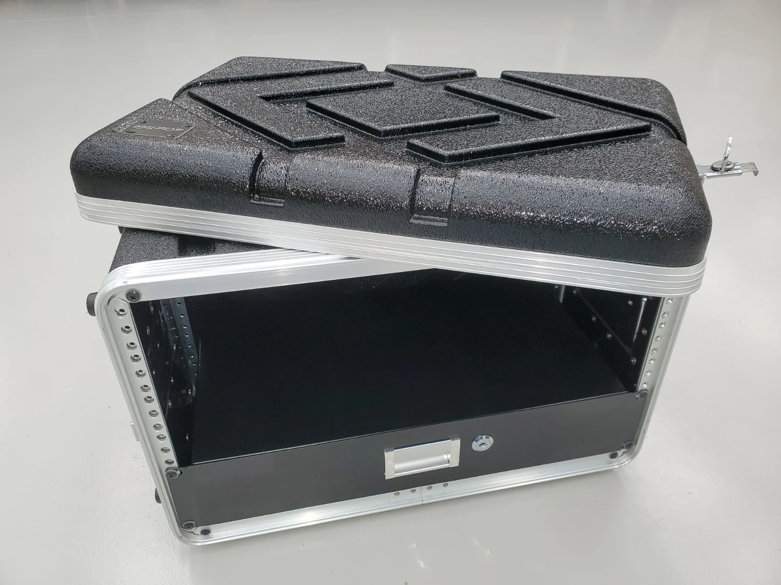 ABS 4RU 19" shallow / effects case with 2RU draw - Image 12