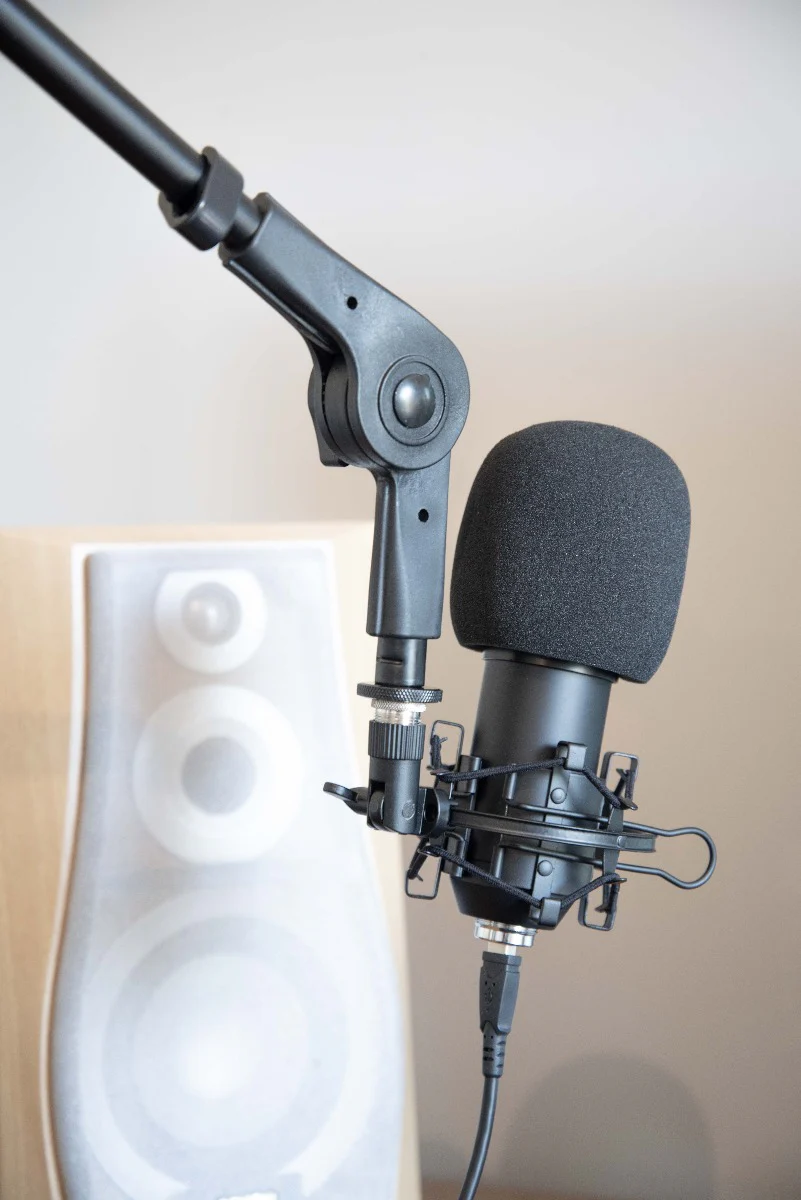 Soundking SD146  boom table stand arm for podcasters - Image 10