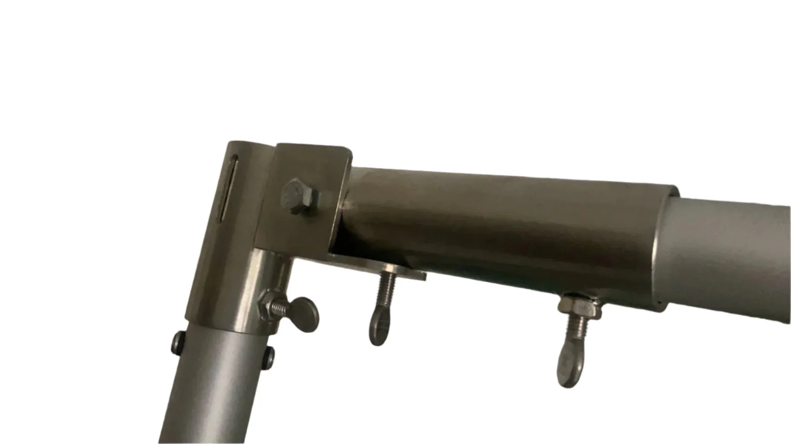 Adjustable upright bracket
