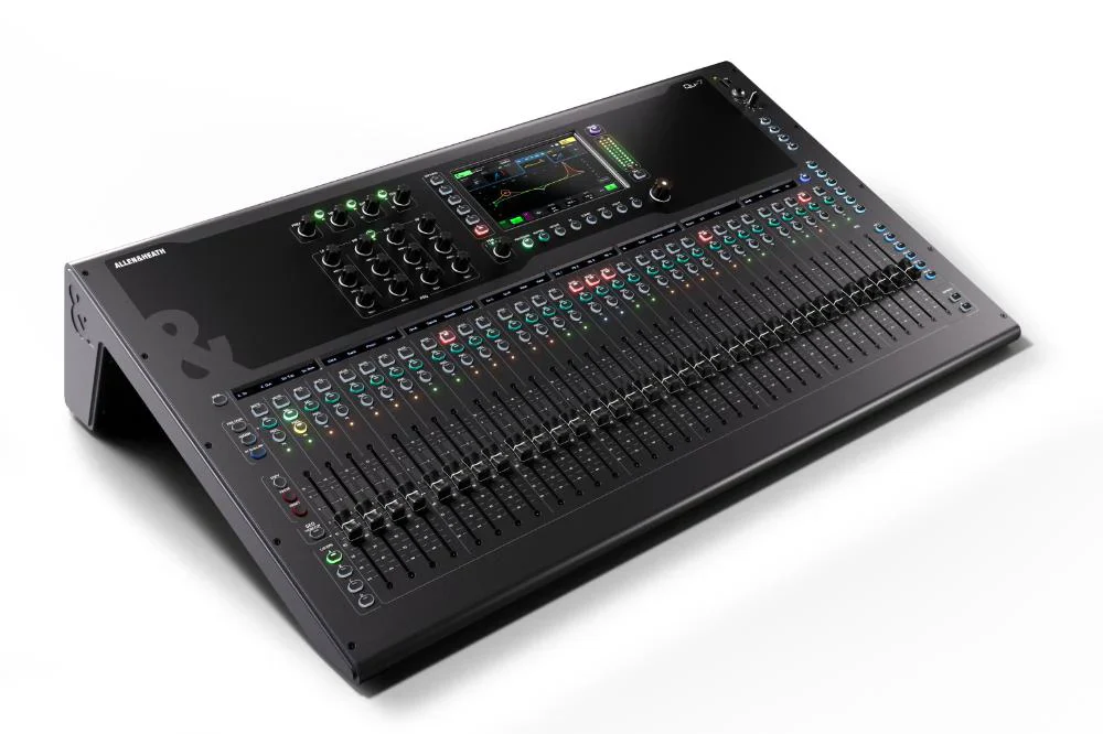 Allen & Heath QU-7 QU 32ch 96kHz mixer, 33 faders, 32/20 local I/O, 6FX - Image 5