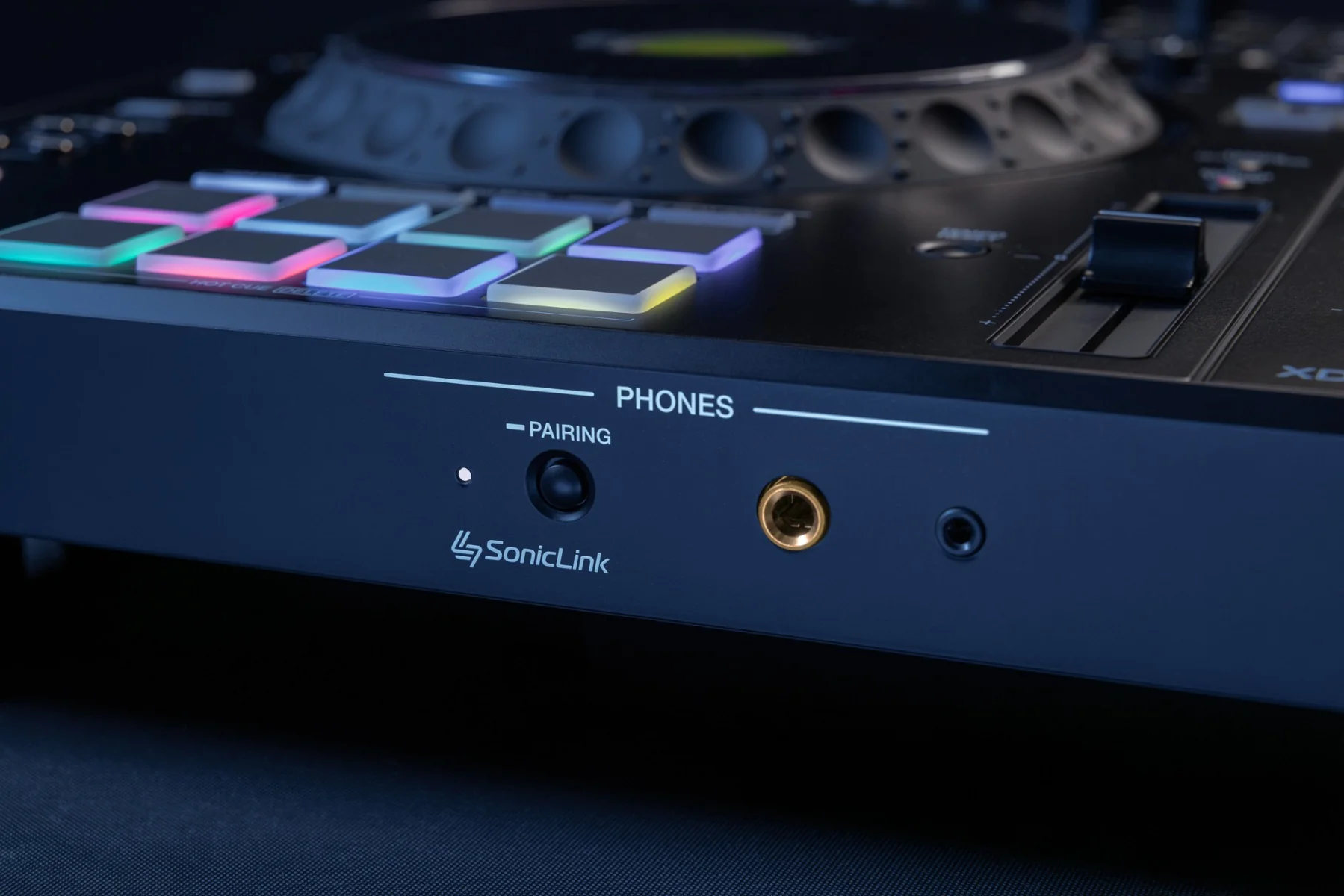 AlphaTheta XDJ-AZ 4-Channel All-In-One Standalone DJ Controller - Image 23