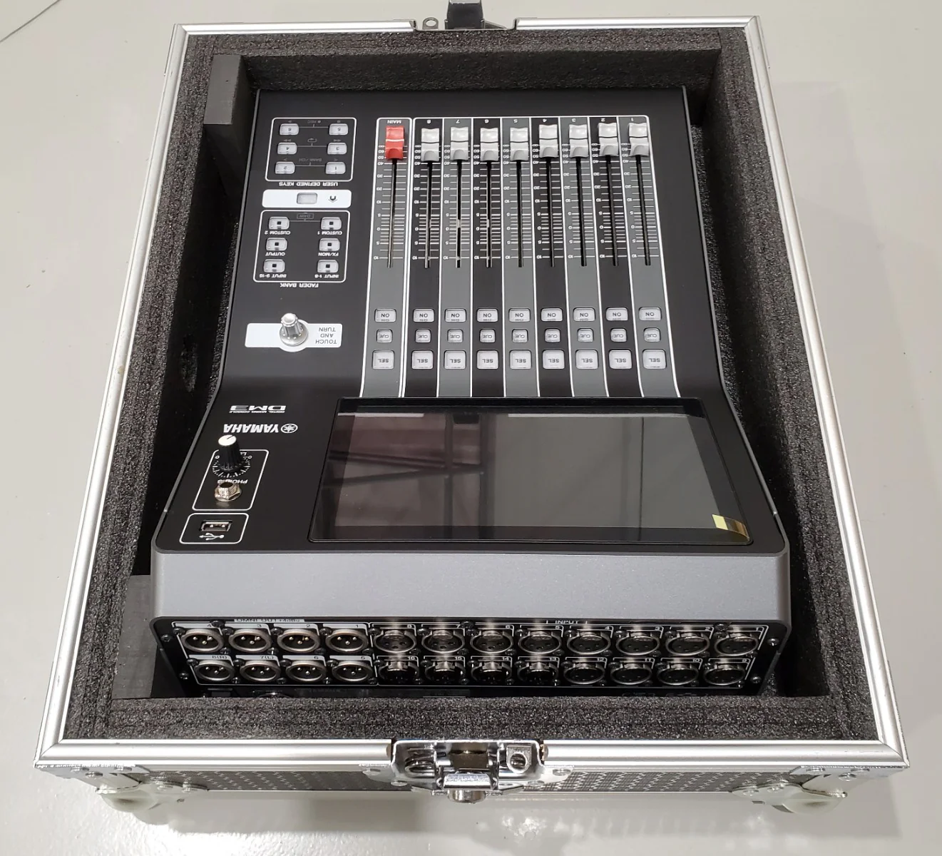 Small mixer / utility case - fits Yamaha DM3S or DM3 digital mixer - Image 6