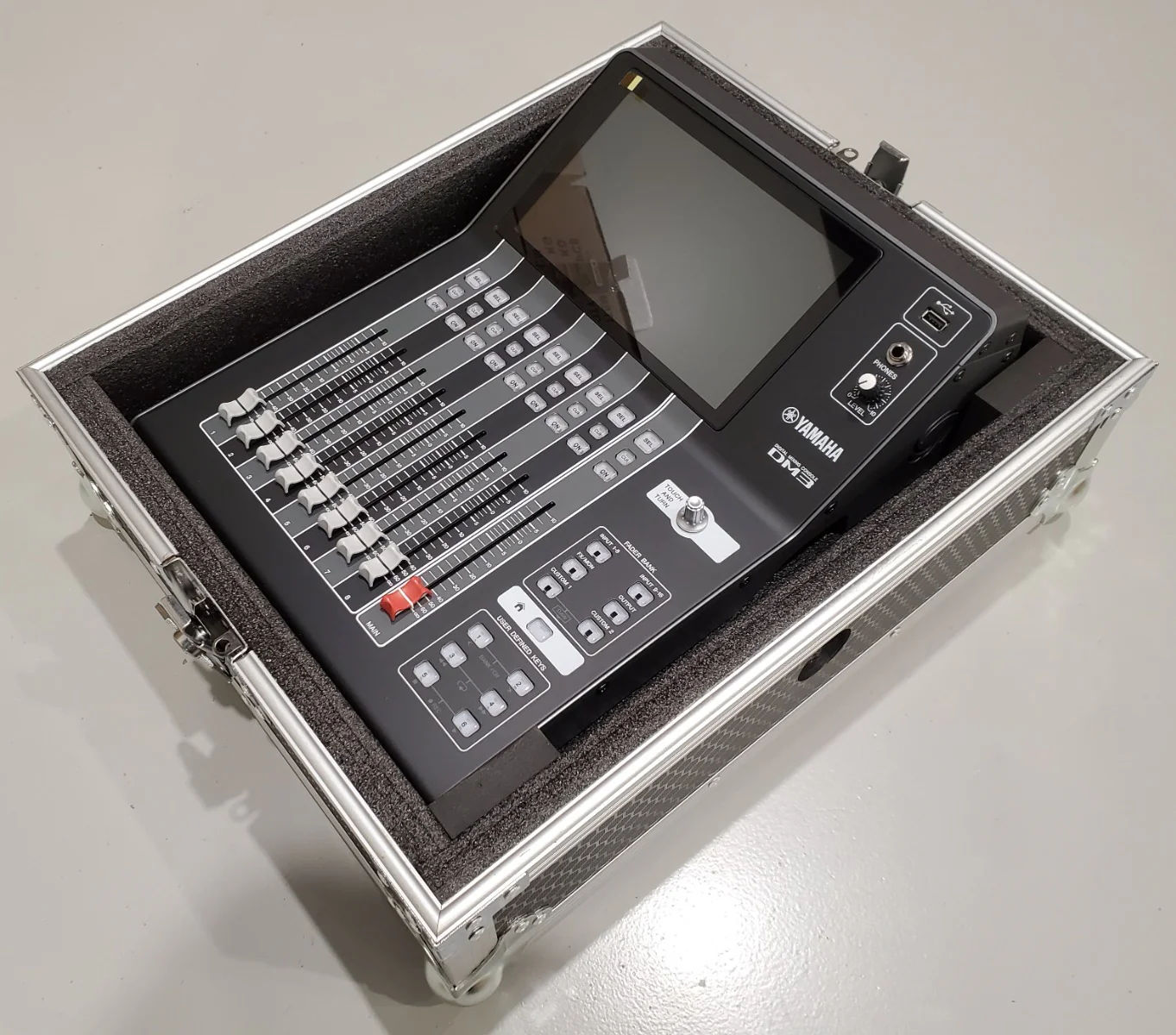 Small mixer / utility case - fits Yamaha DM3S or DM3 digital mixer - Image 7