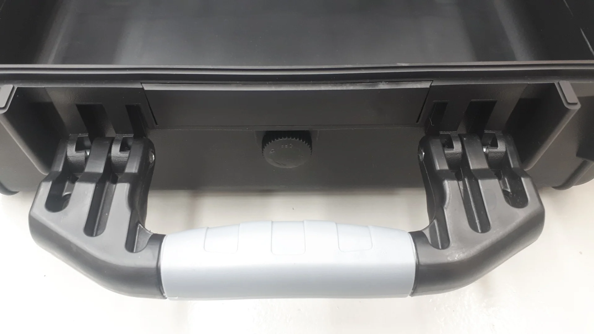 Utility ABS waterproof protective storage hard case with purge valve 37x26x15cm - Image 10